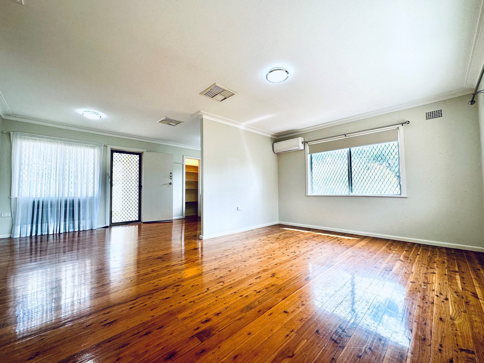 41 Holland Street TAMWORTH 3