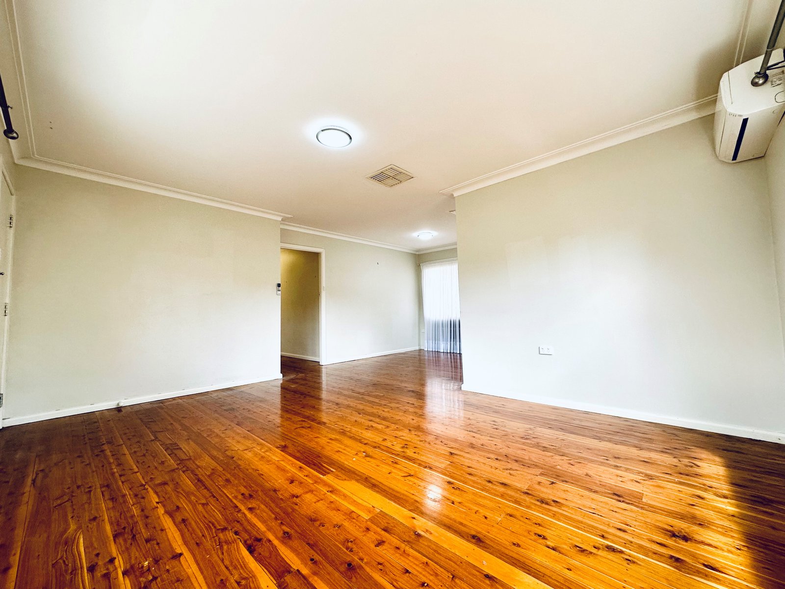 41 Holland Street TAMWORTH 4
