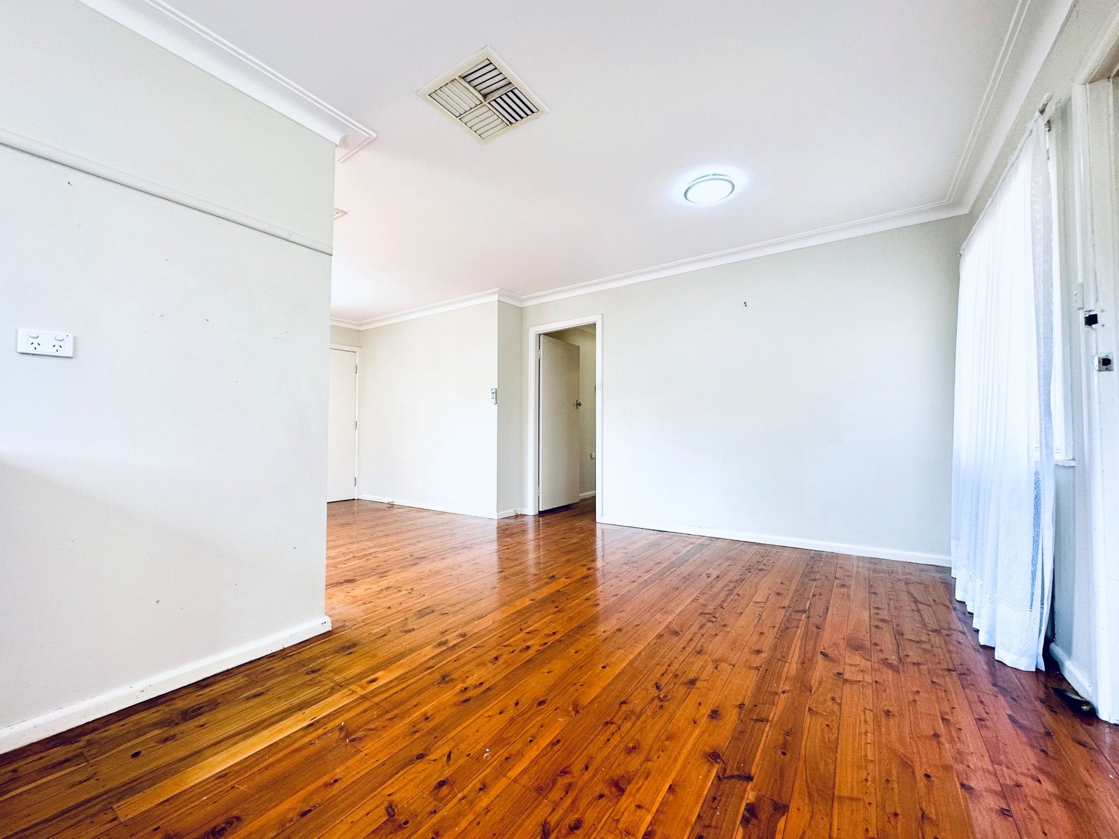 41 Holland Street TAMWORTH 5