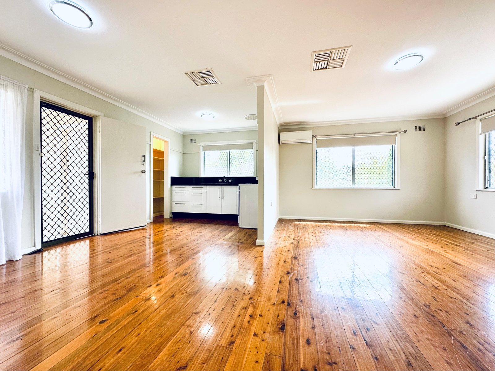 41 Holland Street TAMWORTH 6