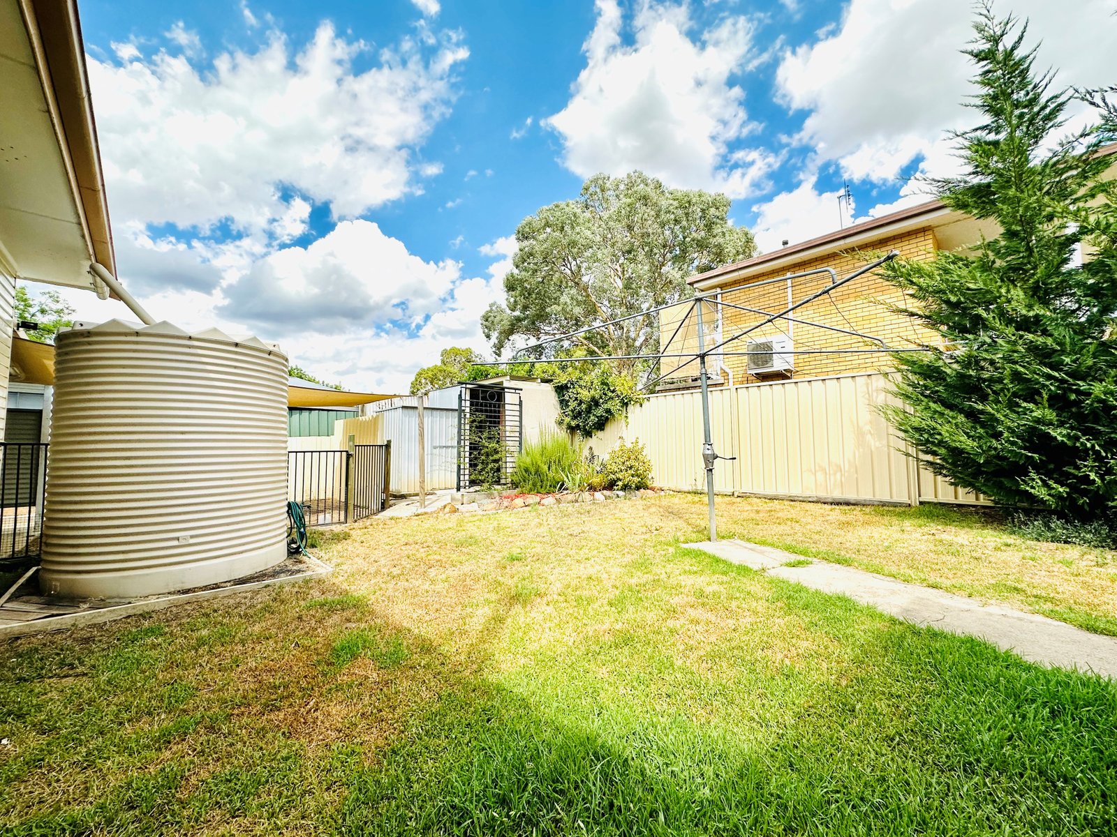 41 Holland Street TAMWORTH 14