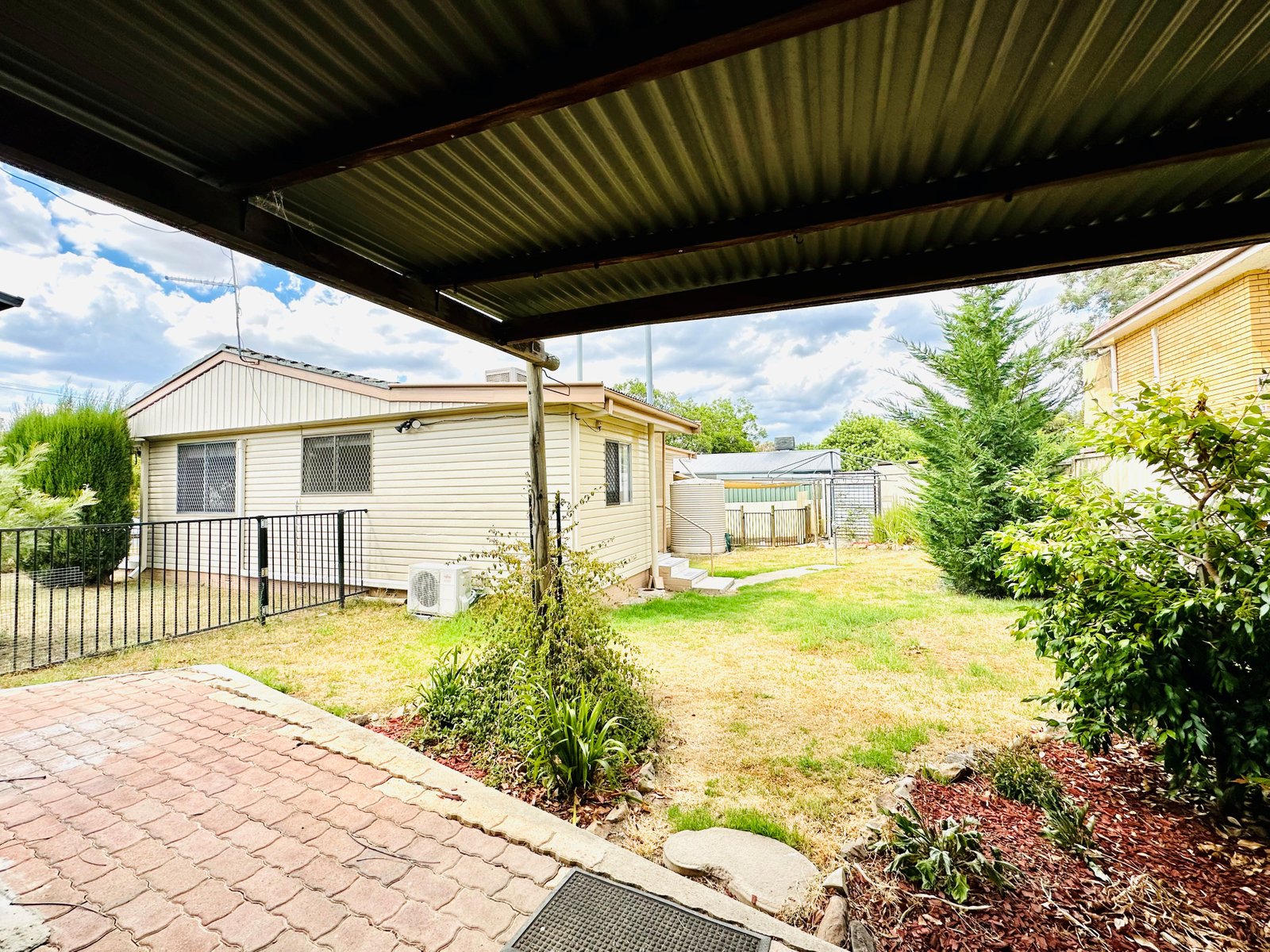 41 Holland Street TAMWORTH 16