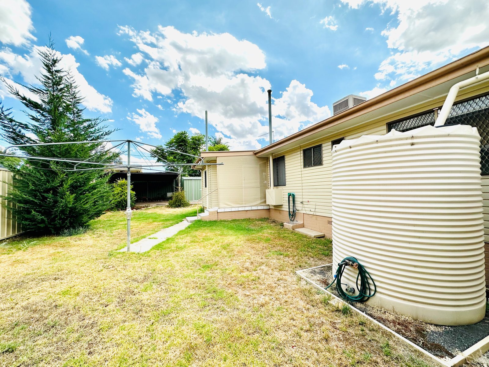 41 Holland Street TAMWORTH 18