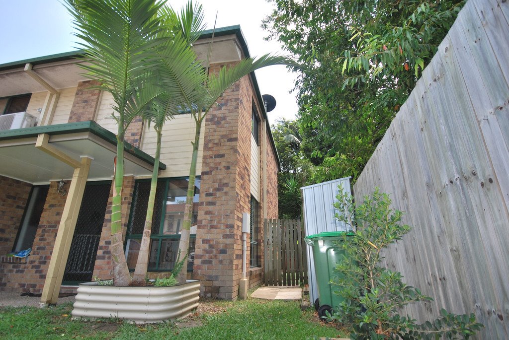 4/1 Karri Court BURLEIGH HEADS 2
