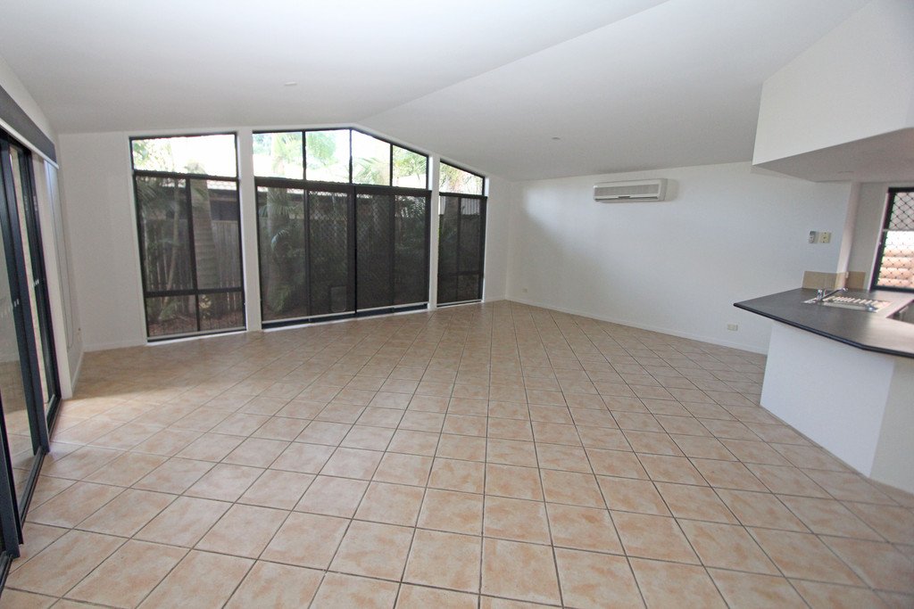 41 Lillywood Circuit MOLENDINAR 1