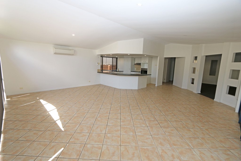 41 Lillywood Circuit MOLENDINAR 6