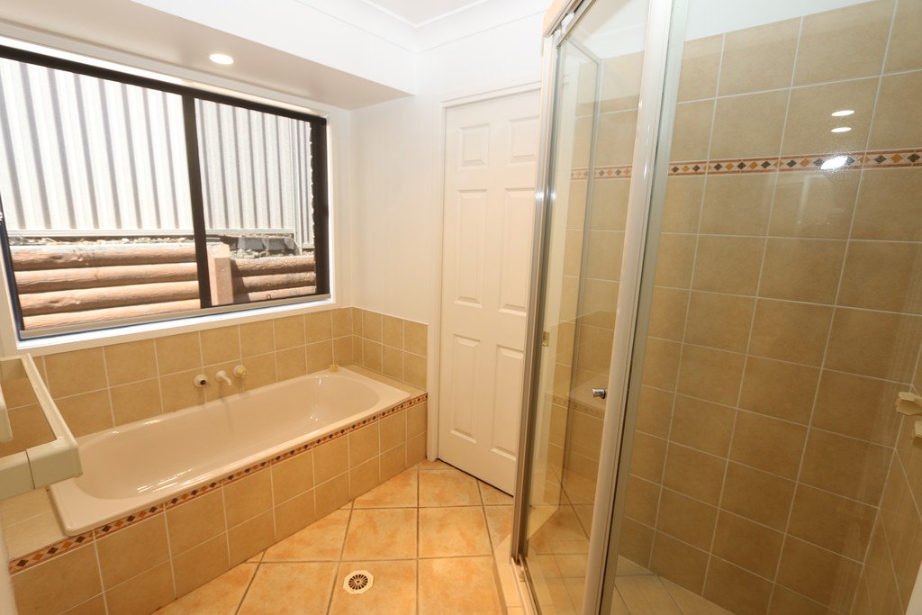 41 Lillywood Circuit MOLENDINAR 12
