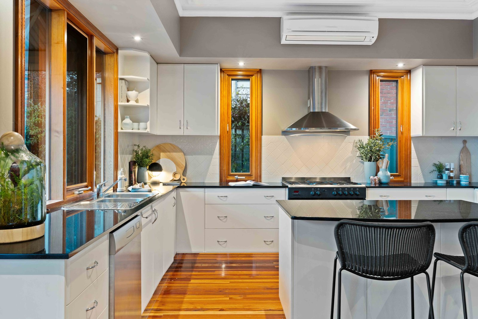 Gallery: 41 Loch Avenue