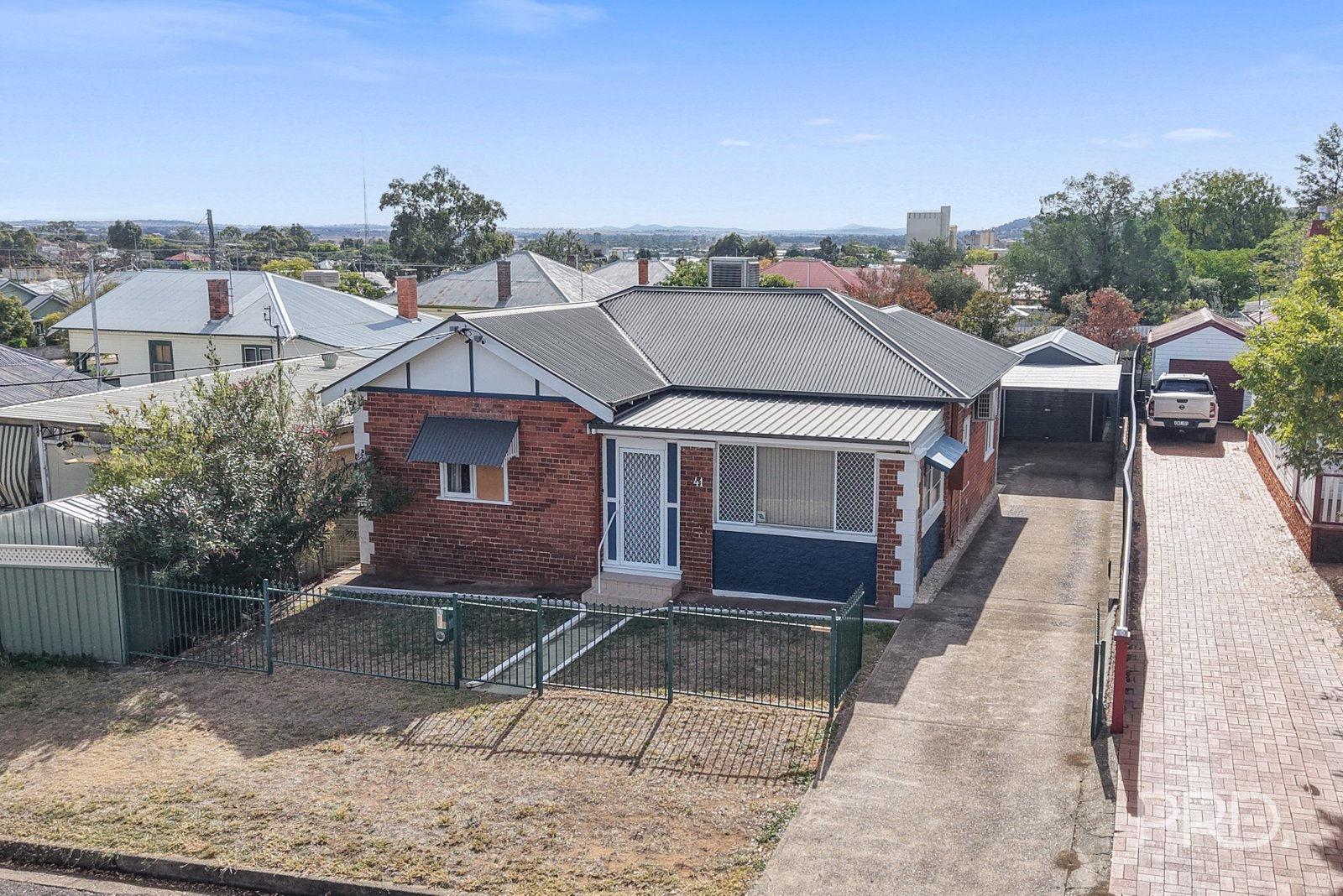 41 Mathews Street TAMWORTH 2