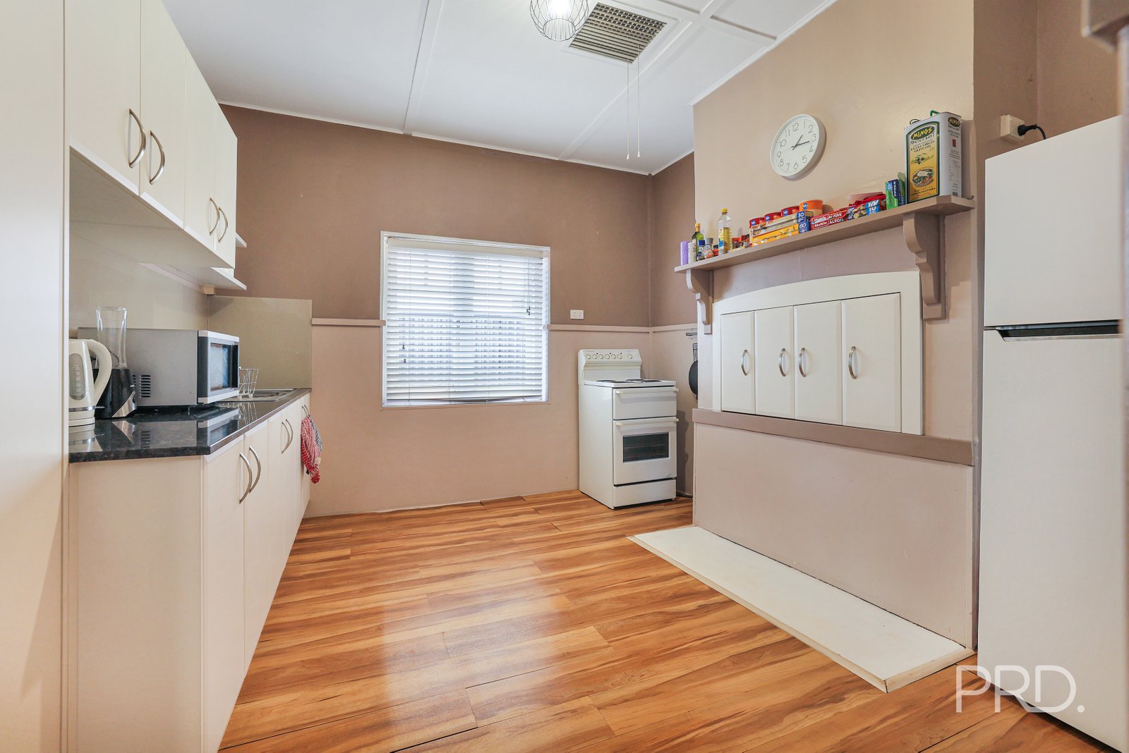 41 Mathews Street TAMWORTH 12