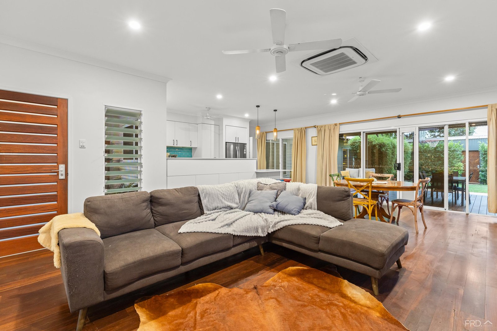 41 Nakamura Avenue BILINGURR 8