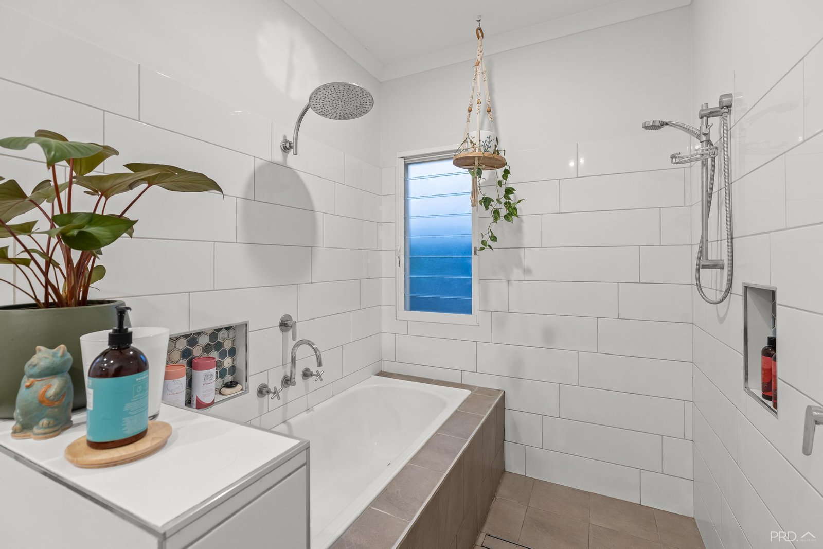 41 Nakamura Avenue BILINGURR 21