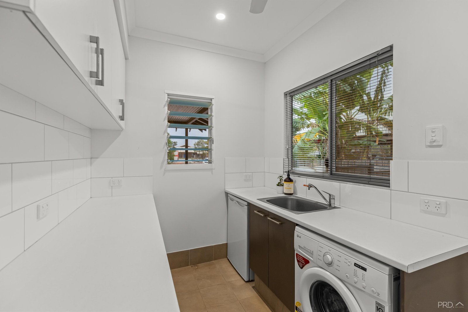 41 Nakamura Avenue BILINGURR 22