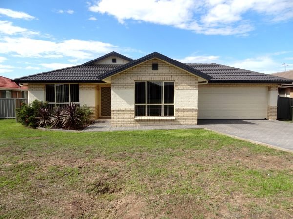 41 Niven Parade RUTHERFORD 1