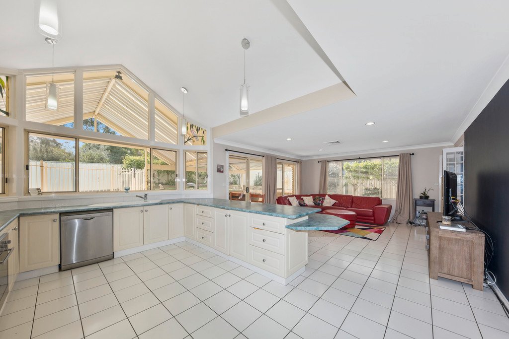 41 Pacific Crescent ASHTONFIELD 2