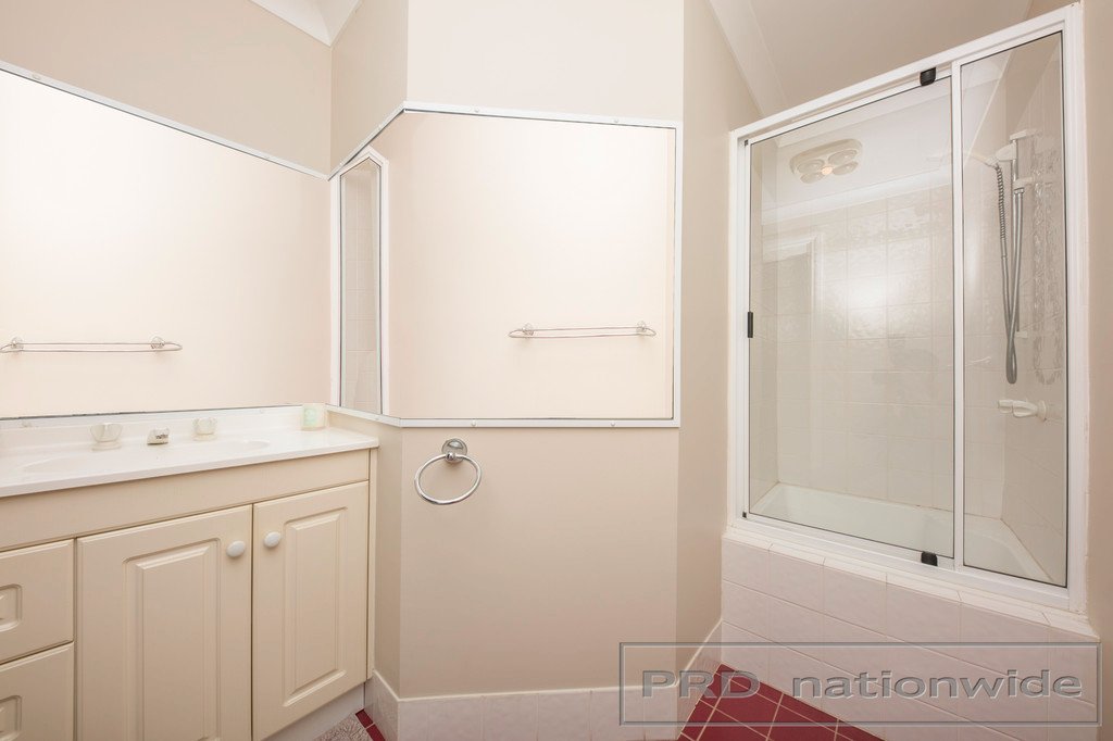 41 Pacific Crescent ASHTONFIELD 12
