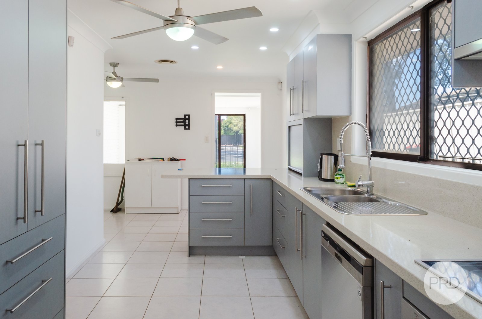 41 Sackville Street INGLEBURN 8