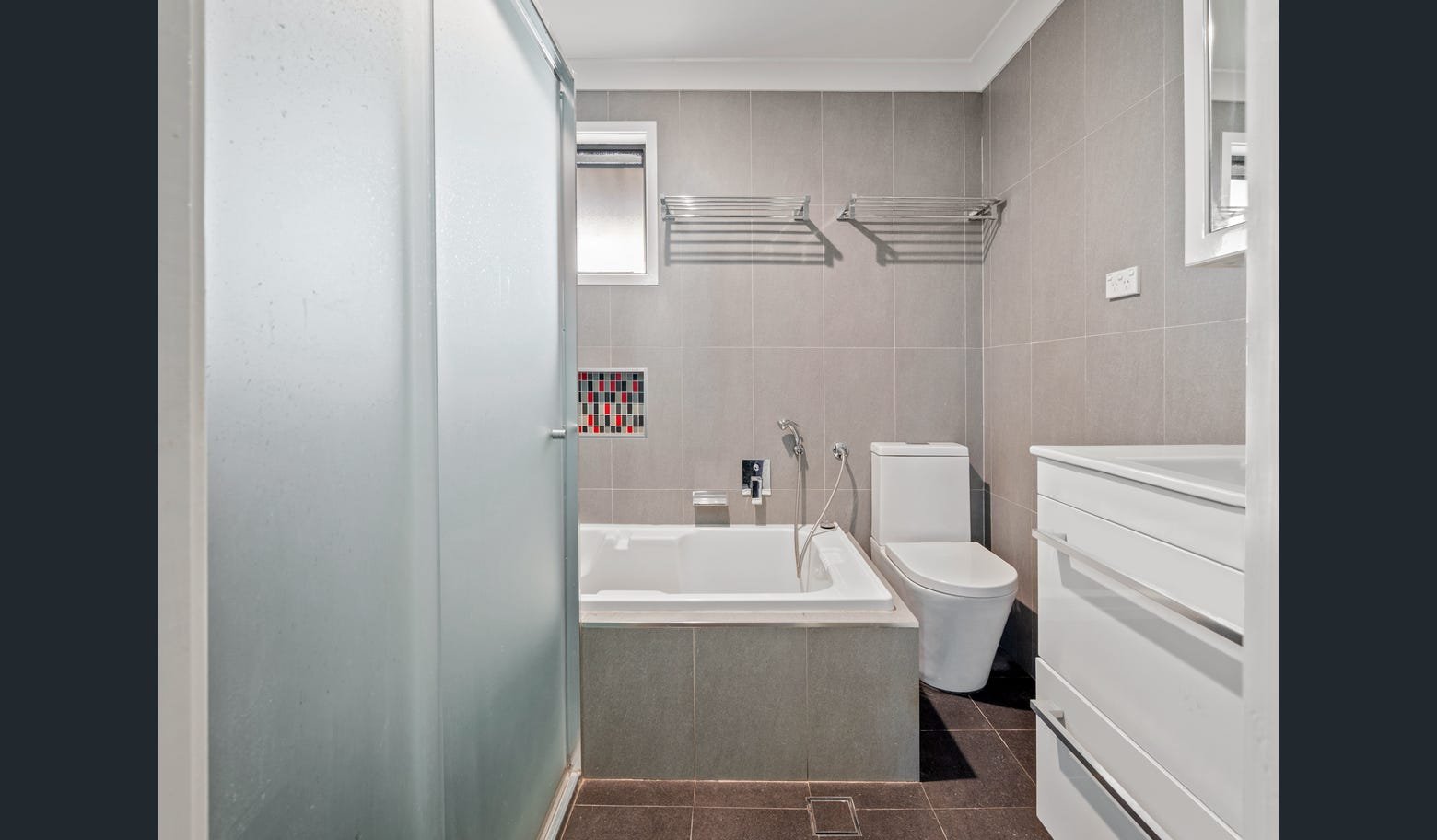 41 Sackville Street INGLEBURN 11