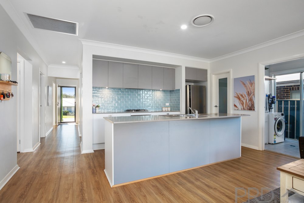 41 Sandridge Street THORNTON 2