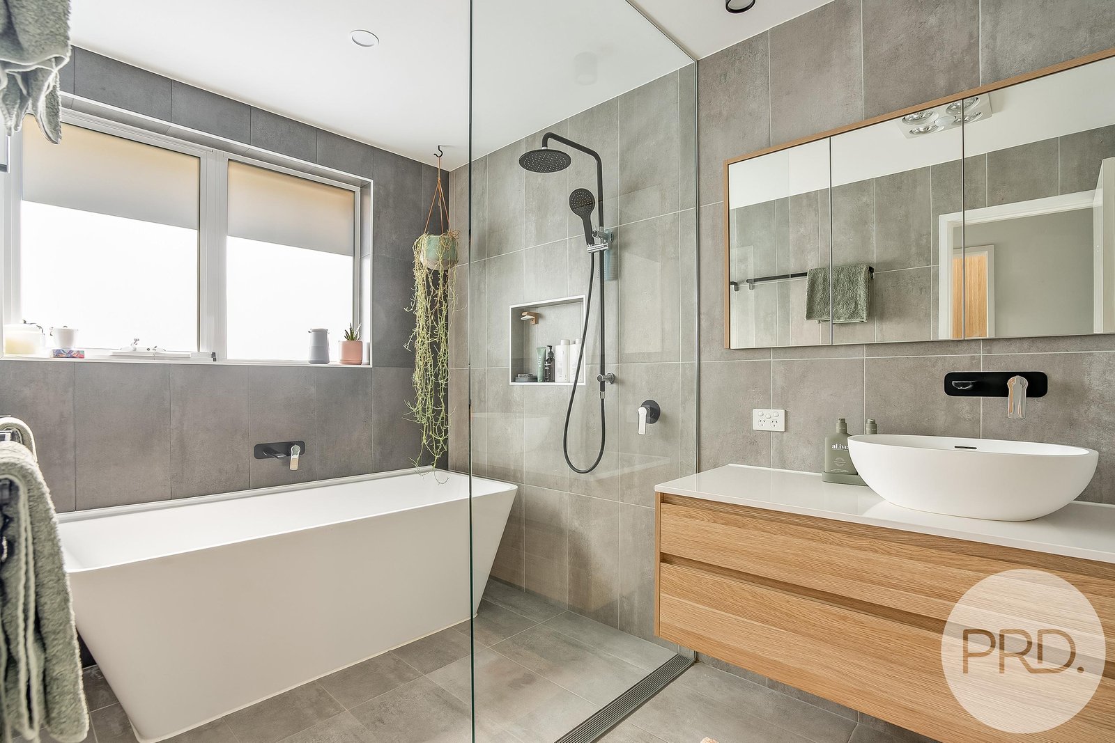 41 Shoreline Drive HOWRAH 9