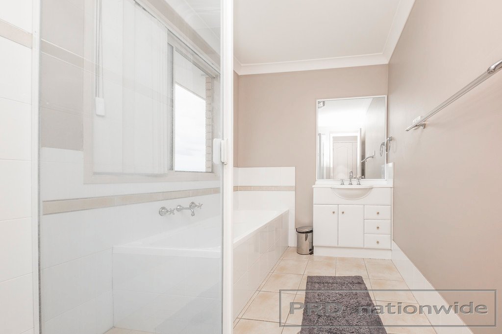 41 Somerset Drive THORNTON 11