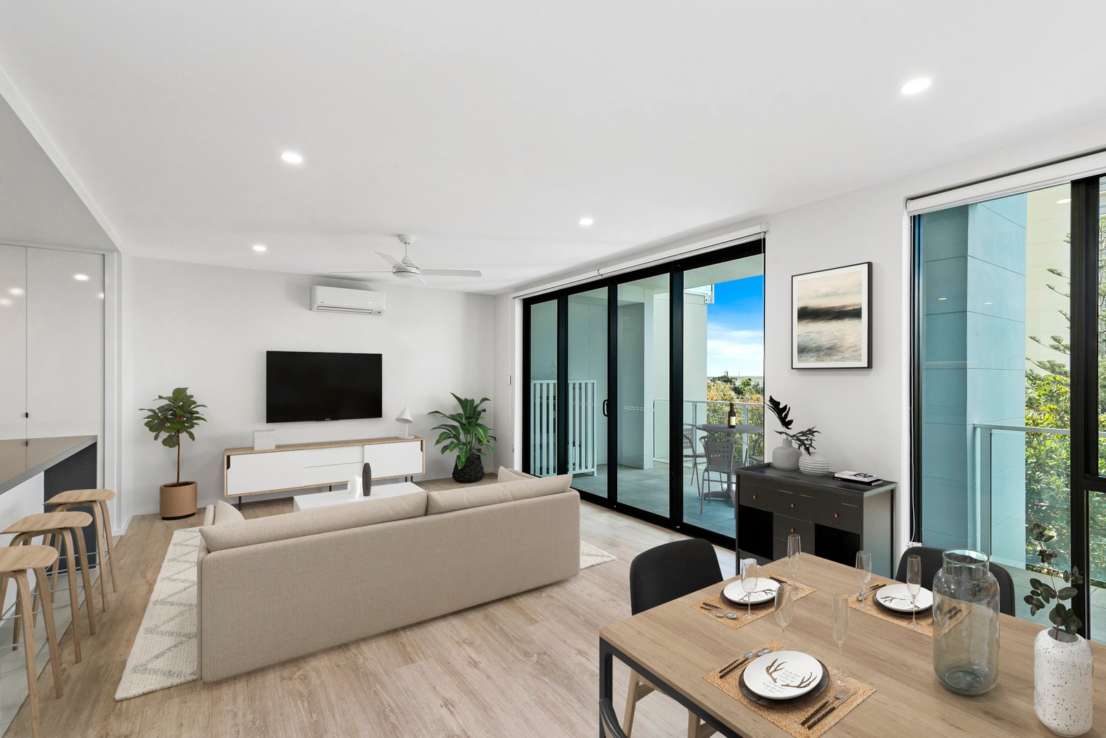 4/1 South Street COOLANGATTA 1