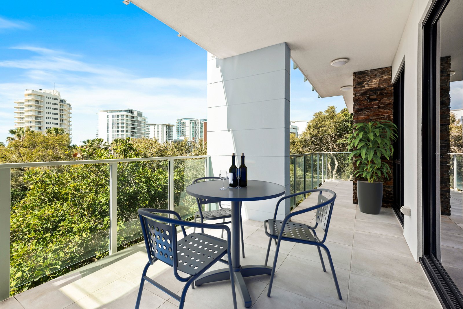 4/1 South Street COOLANGATTA 4