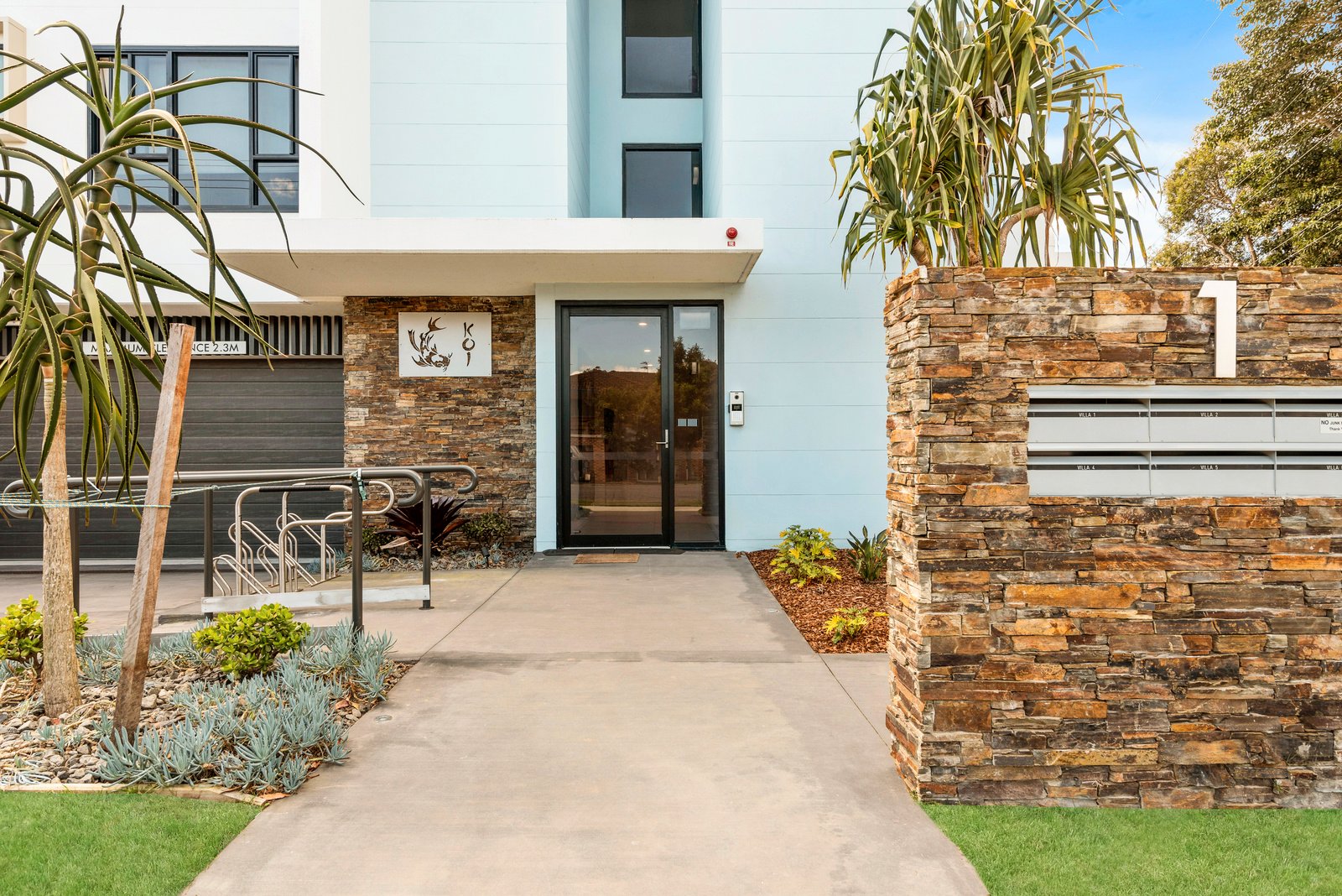 4/1 South Street COOLANGATTA 10