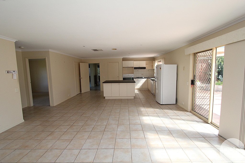 41 St Pauls Way BAKERY HILL 14