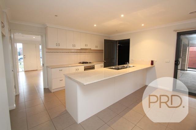 41 Tudor Avenue DELACOMBE 14