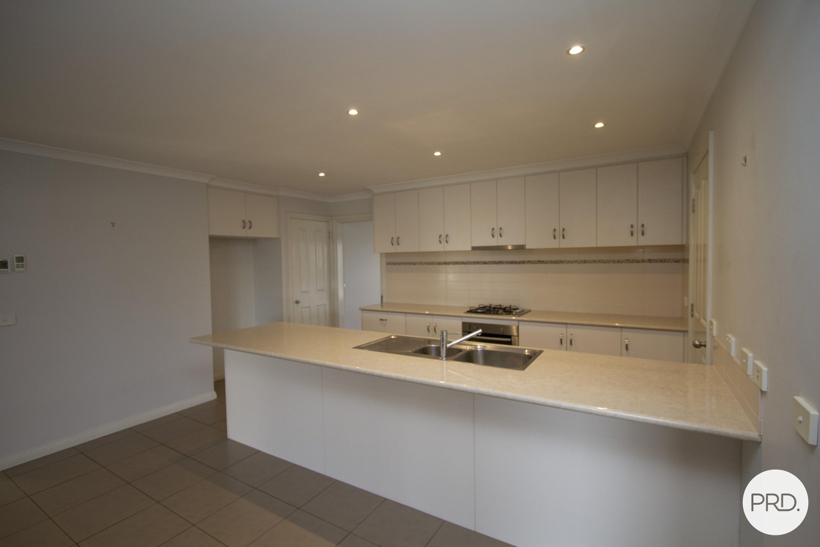 41 Tudor Avenue DELACOMBE 7