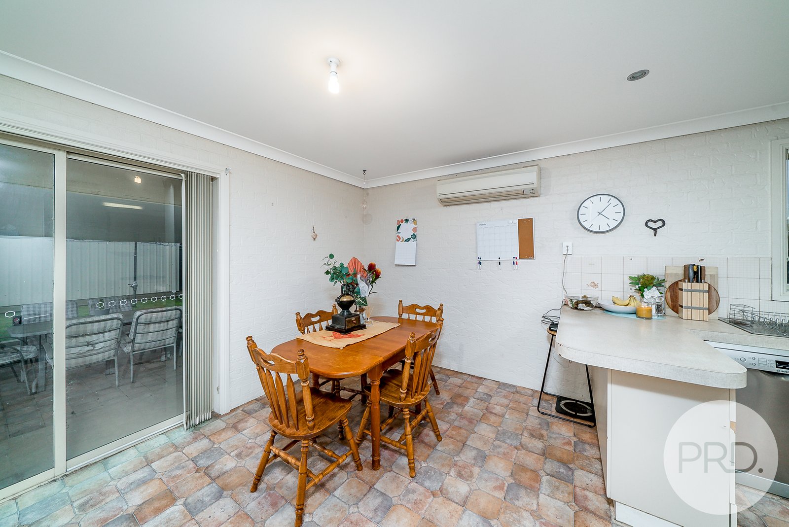 41 Warrambool Crescent GLENFIELD PARK 5