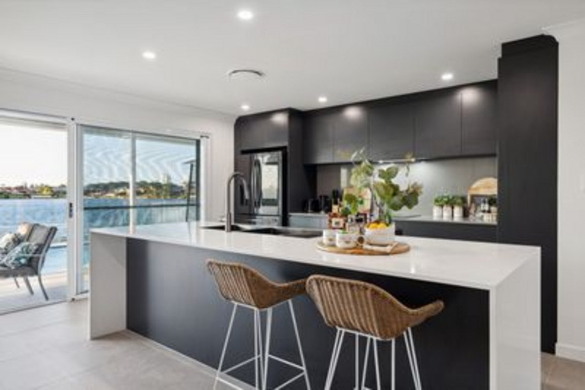 41 Wedgebill Parade Burleigh Waters 2