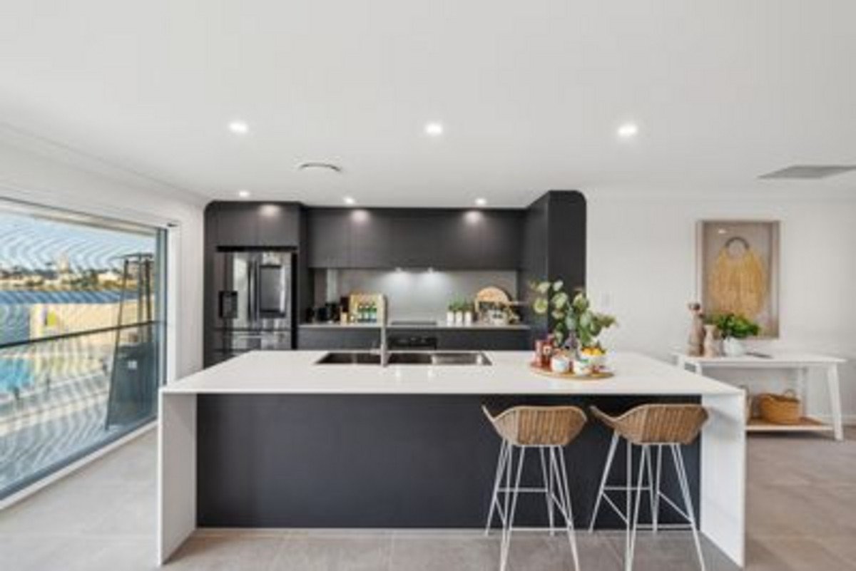 41 Wedgebill Parade Burleigh Waters 5