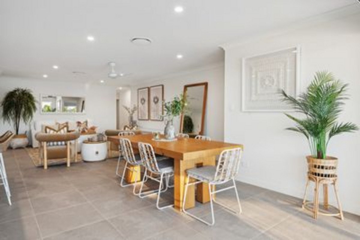 41 Wedgebill Parade Burleigh Waters 9