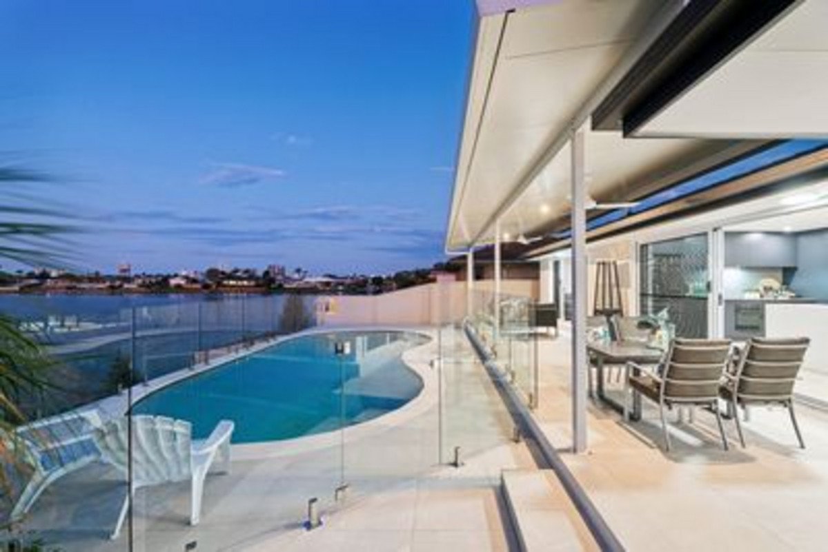 41 Wedgebill Parade Burleigh Waters 19