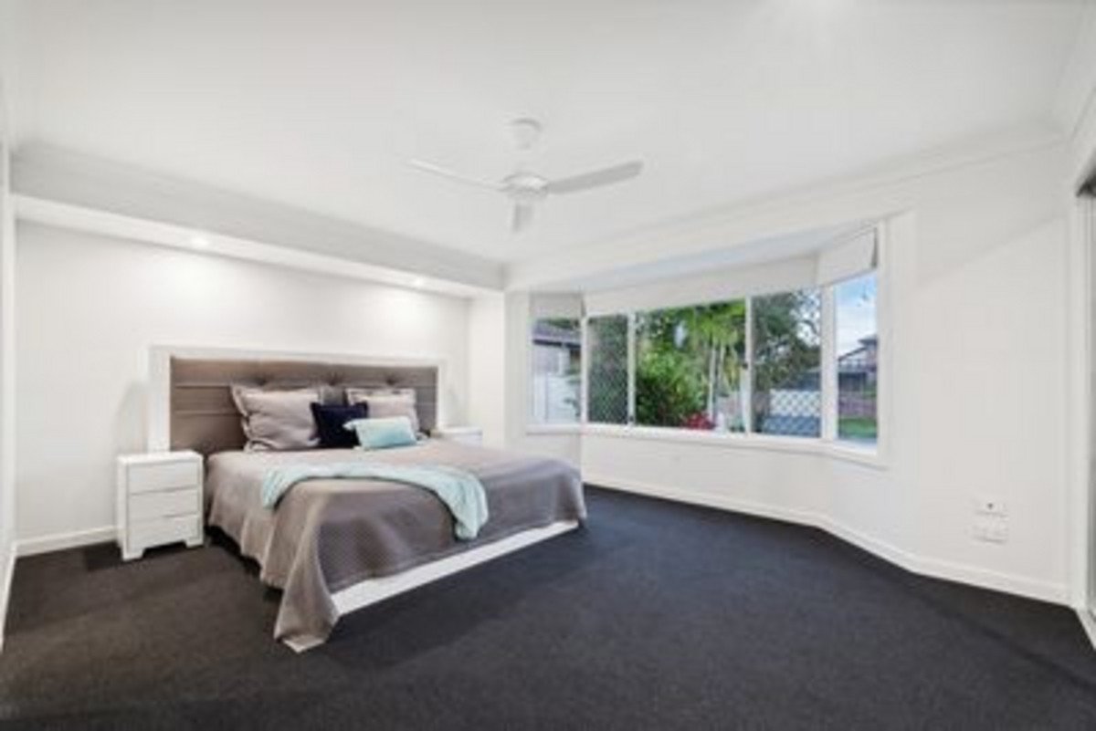 41 Wedgebill Parade Burleigh Waters 23