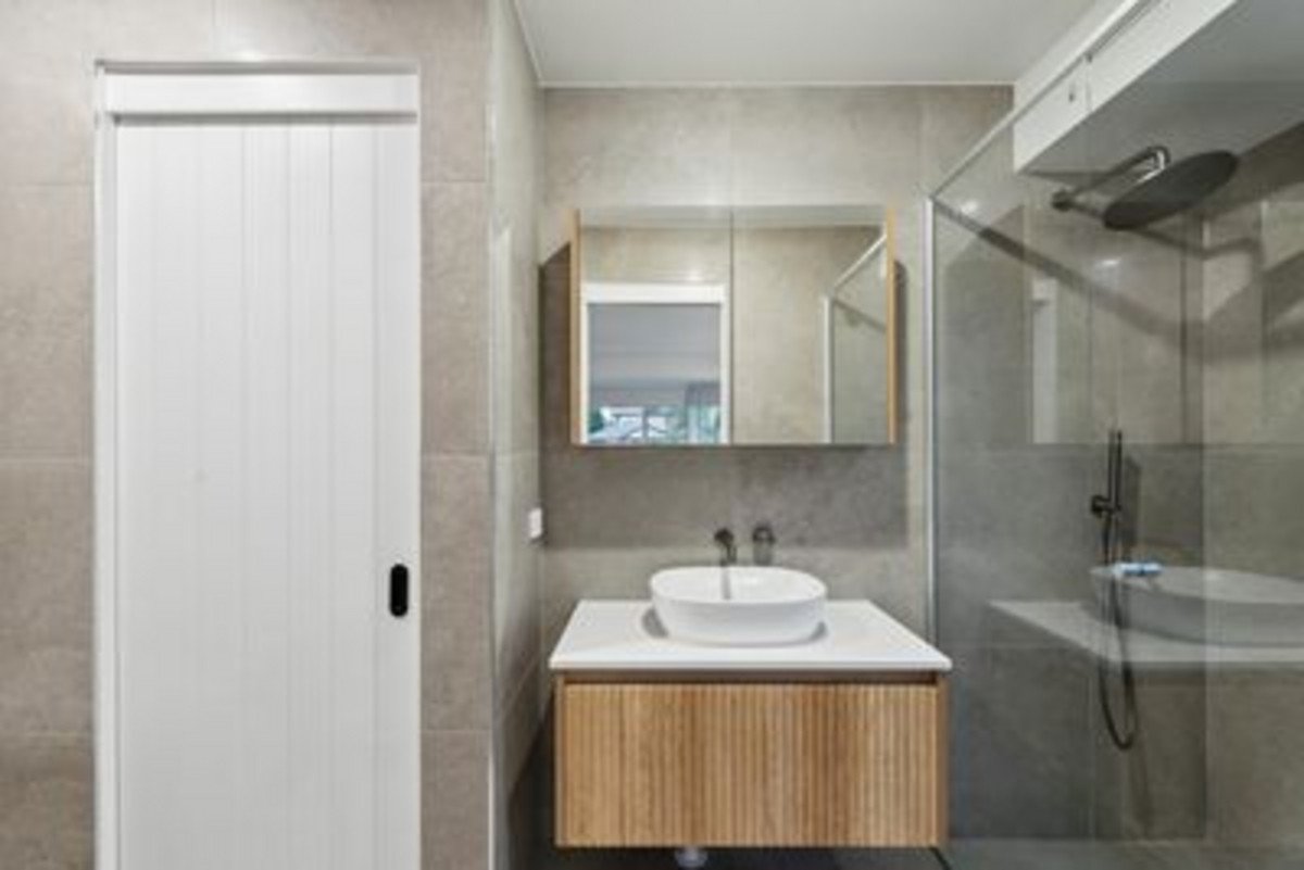 41 Wedgebill Parade Burleigh Waters 24