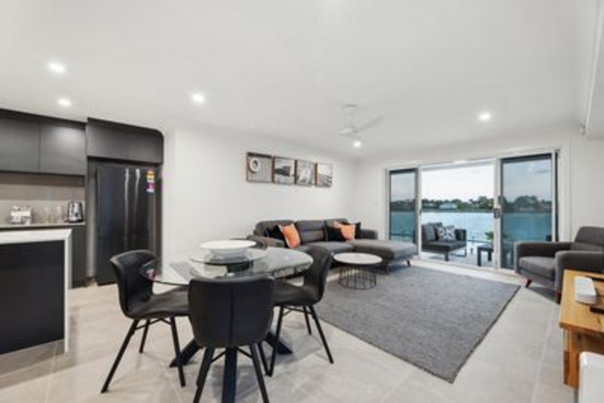 41 Wedgebill Parade Burleigh Waters 25
