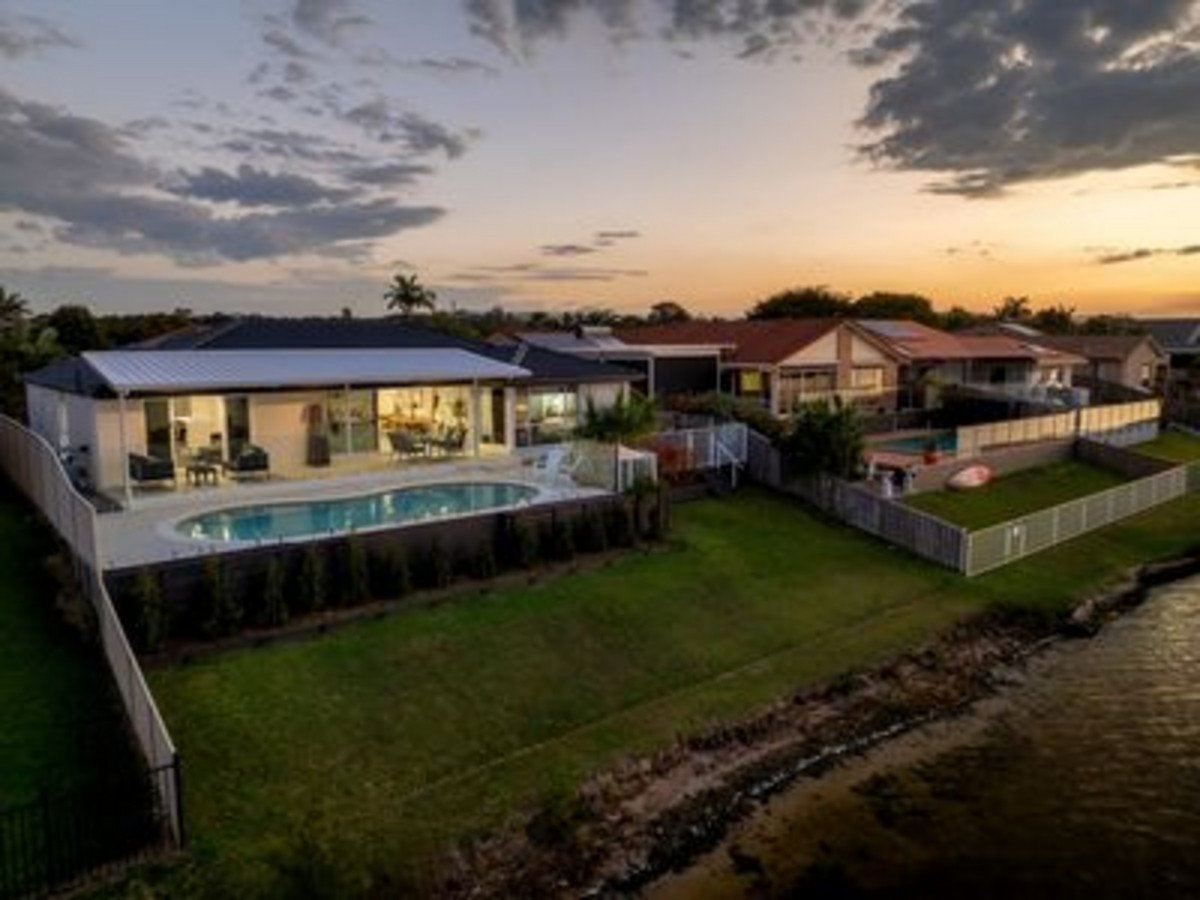 41 Wedgebill Parade Burleigh Waters 29