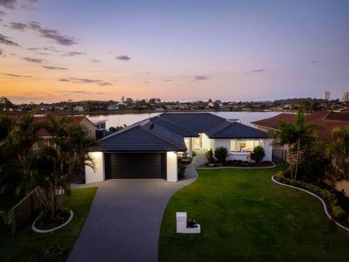 41 Wedgebill Parade Burleigh Waters 30