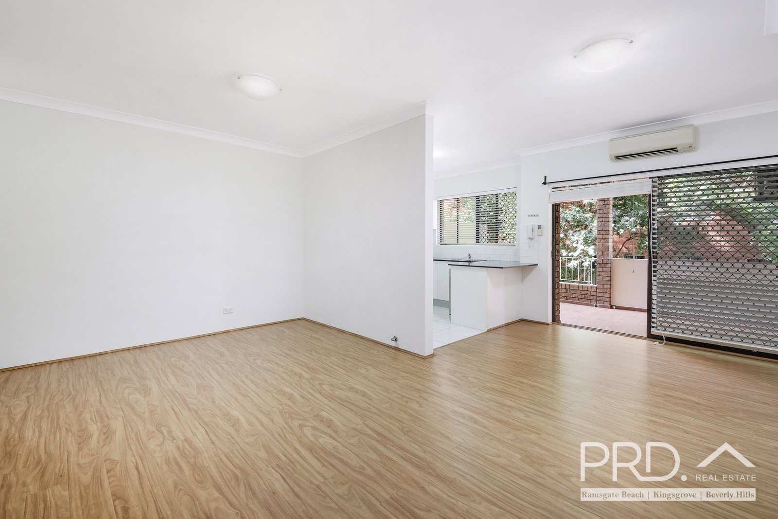 4/10-14 The Strand  ROCKDALE 1