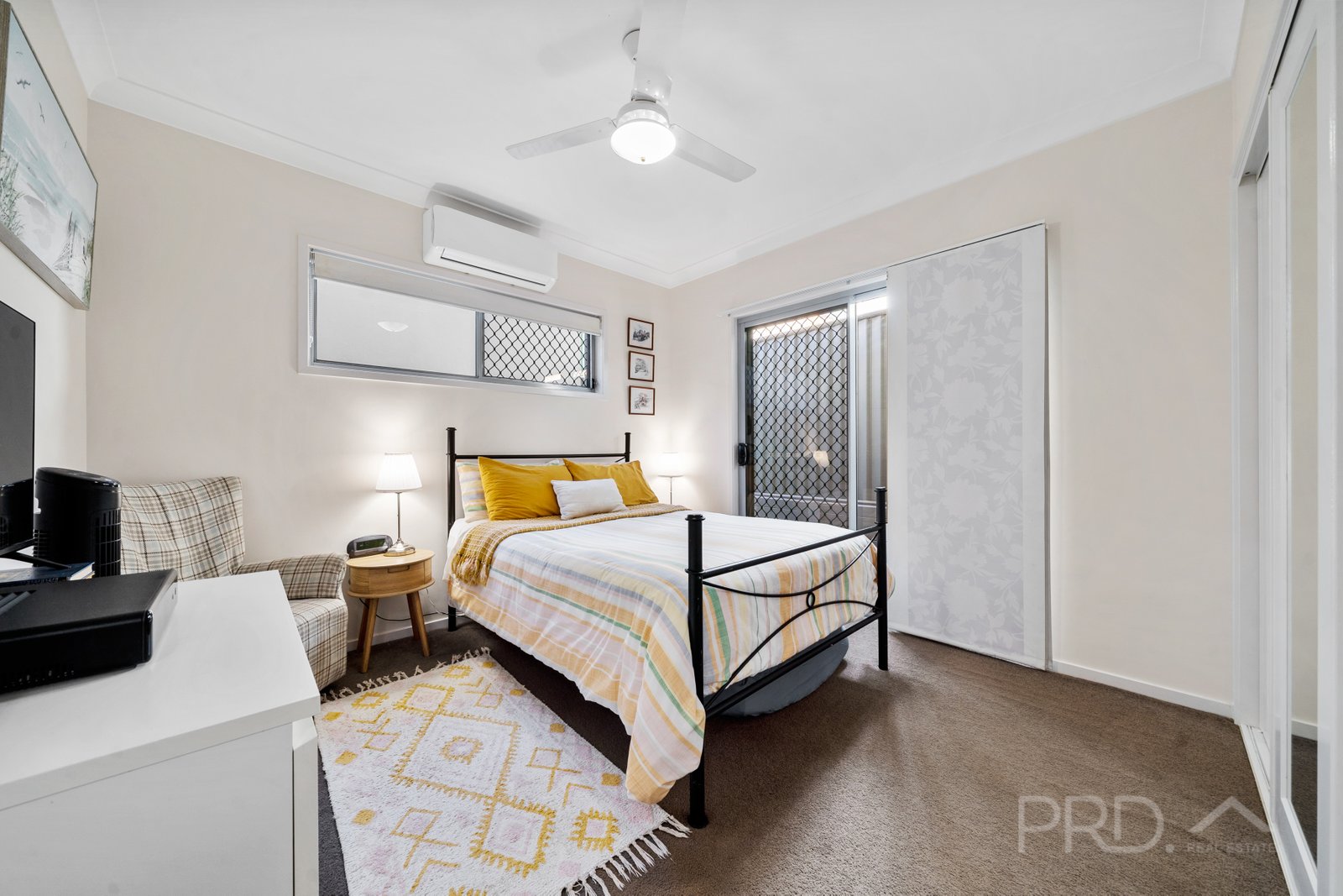 4/10-16 SALISBURY Street REDLAND BAY 9