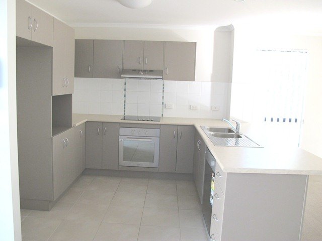 4/10 Arthur Street BOYNE ISLAND 4