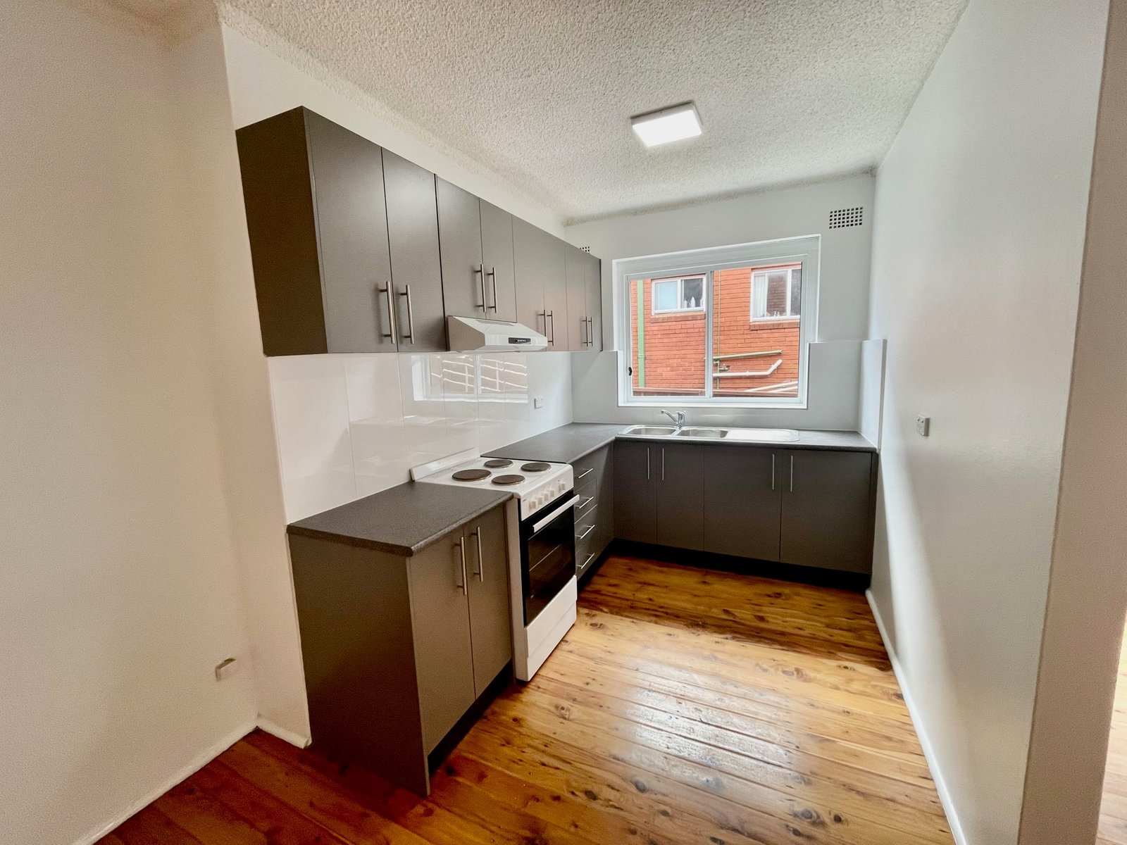 4/10 Colin Street LAKEMBA 1