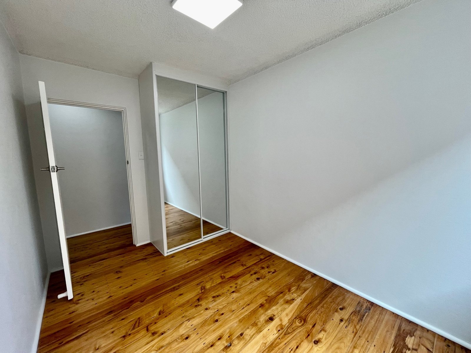 4/10 Colin Street LAKEMBA 4