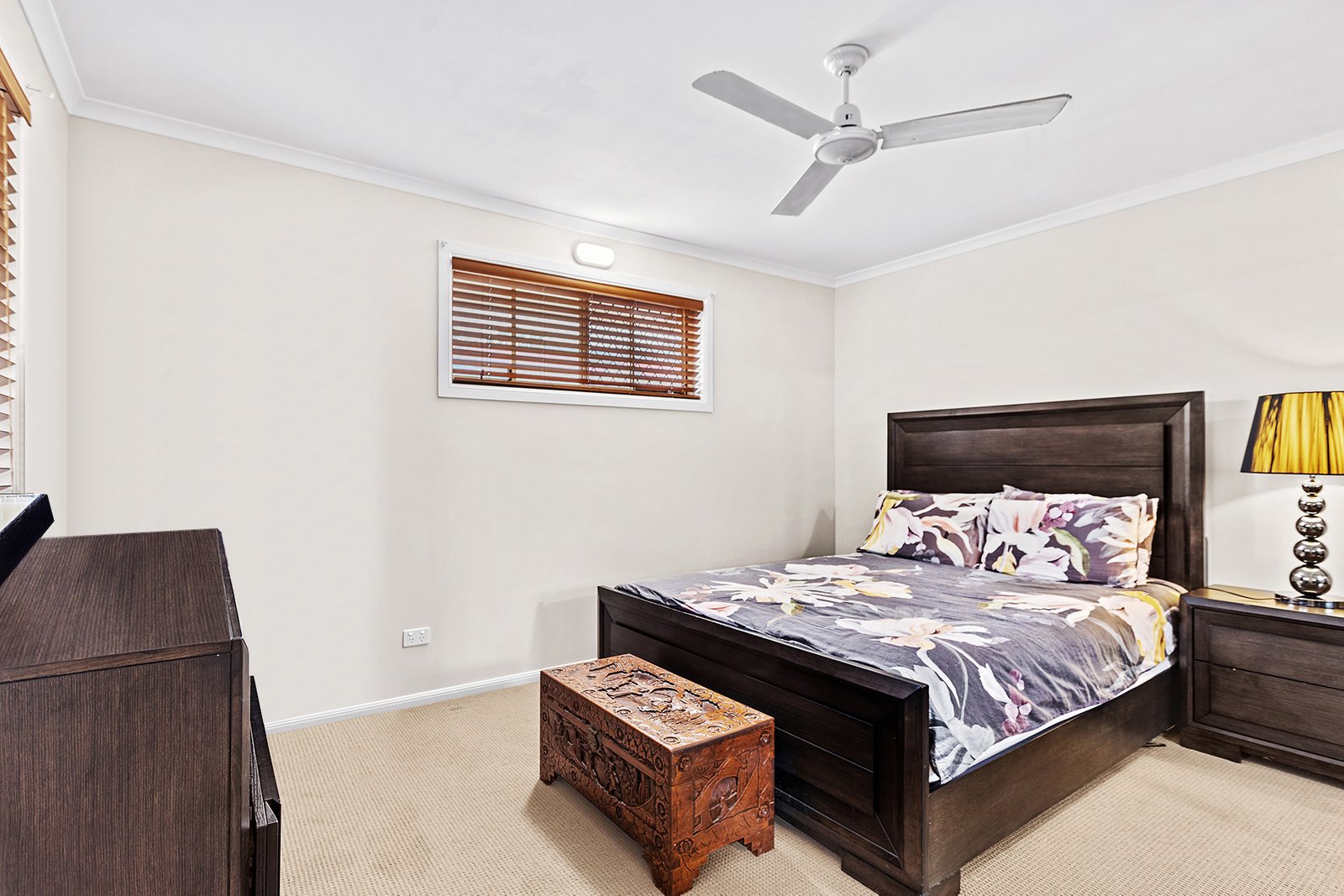 4/10 Erromango Drive JUBILEE POCKET 5