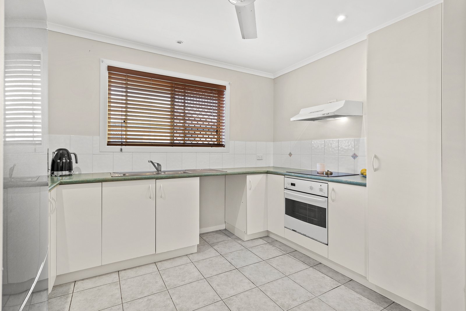 4/10 Erromango Drive JUBILEE POCKET 8