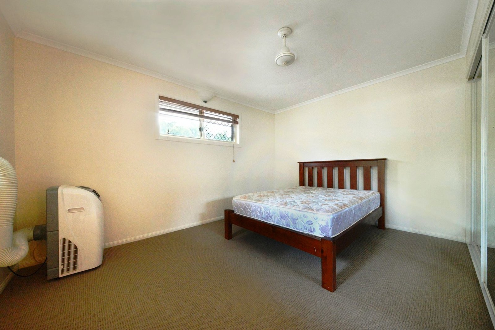 4/10 Erromango Drive JUBILEE POCKET 8