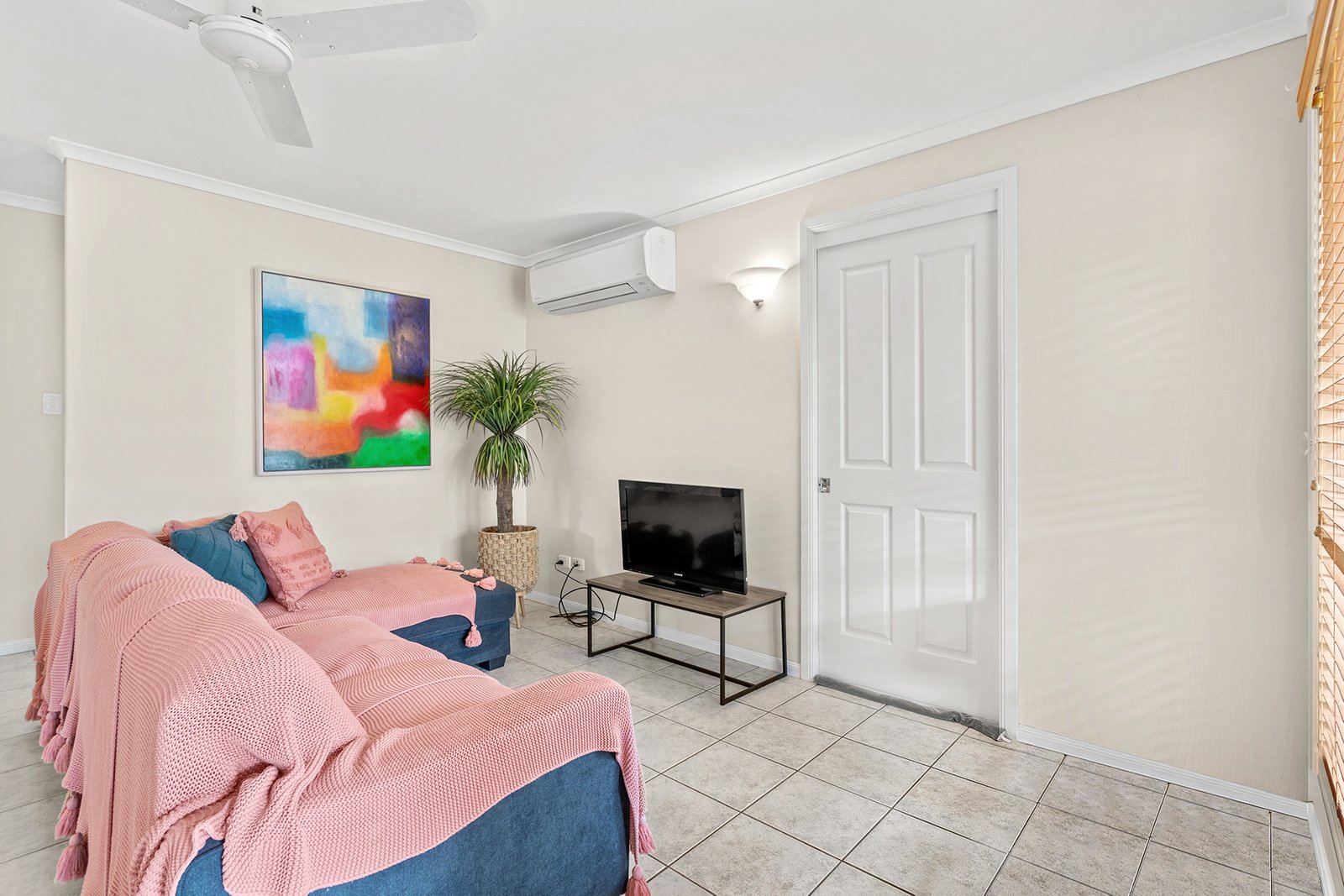 4/10 Erromango Drive JUBILEE POCKET 2